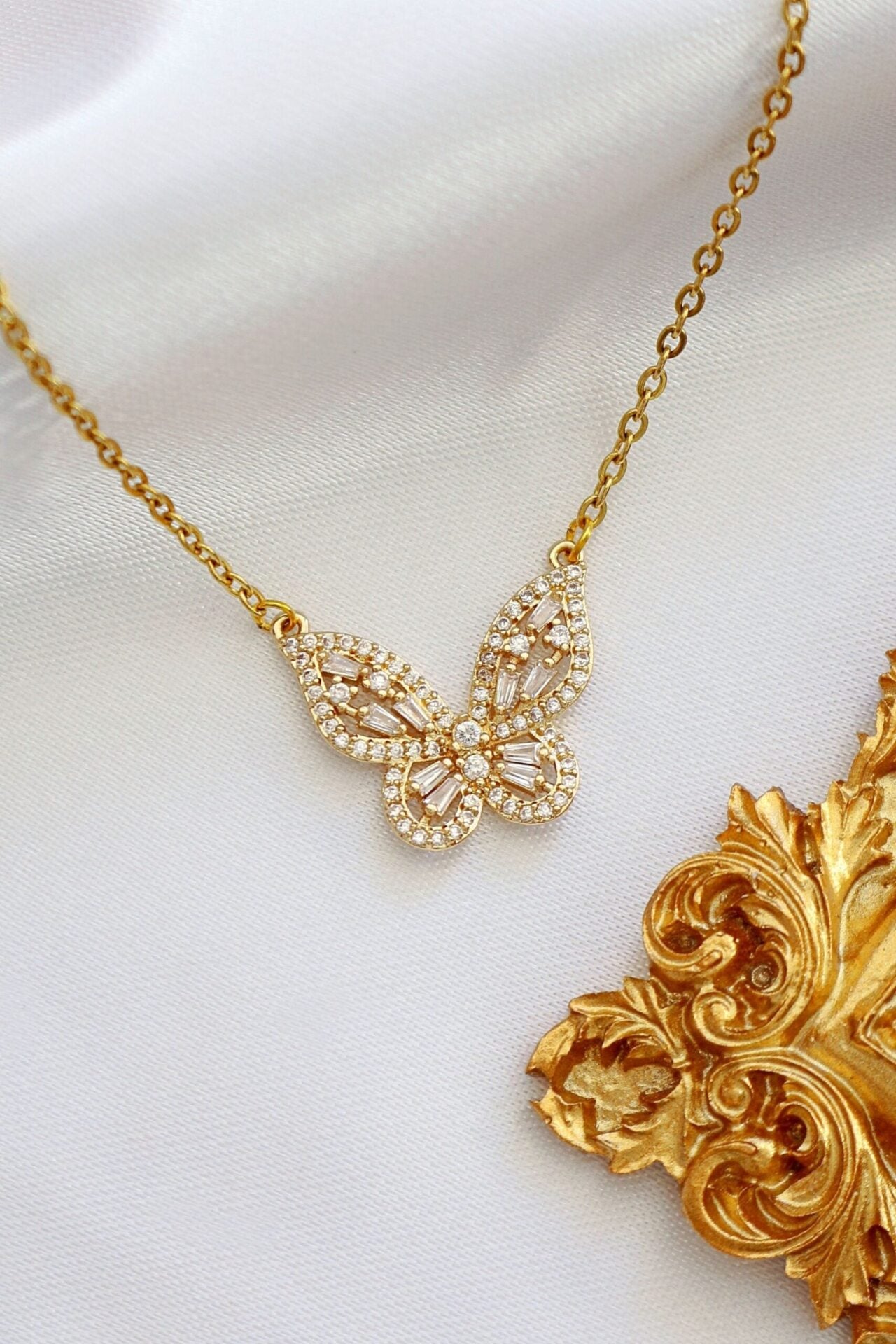 24K Gold Butterfly Pendant Necklace – A Symbol of Elegance & Transformation