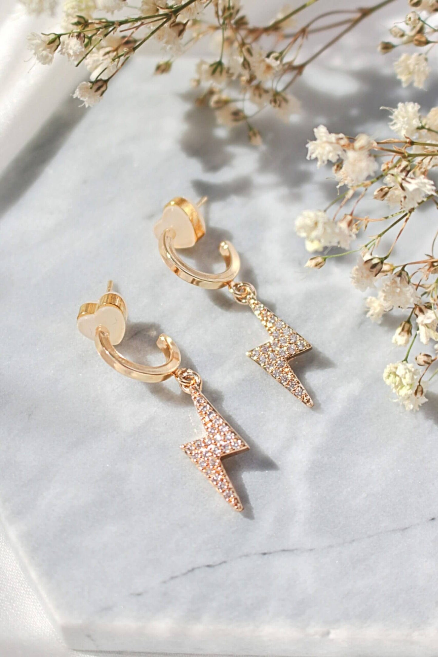 24K Gold Lightning Bolt Earrings – Dazzling & Electrifying Style