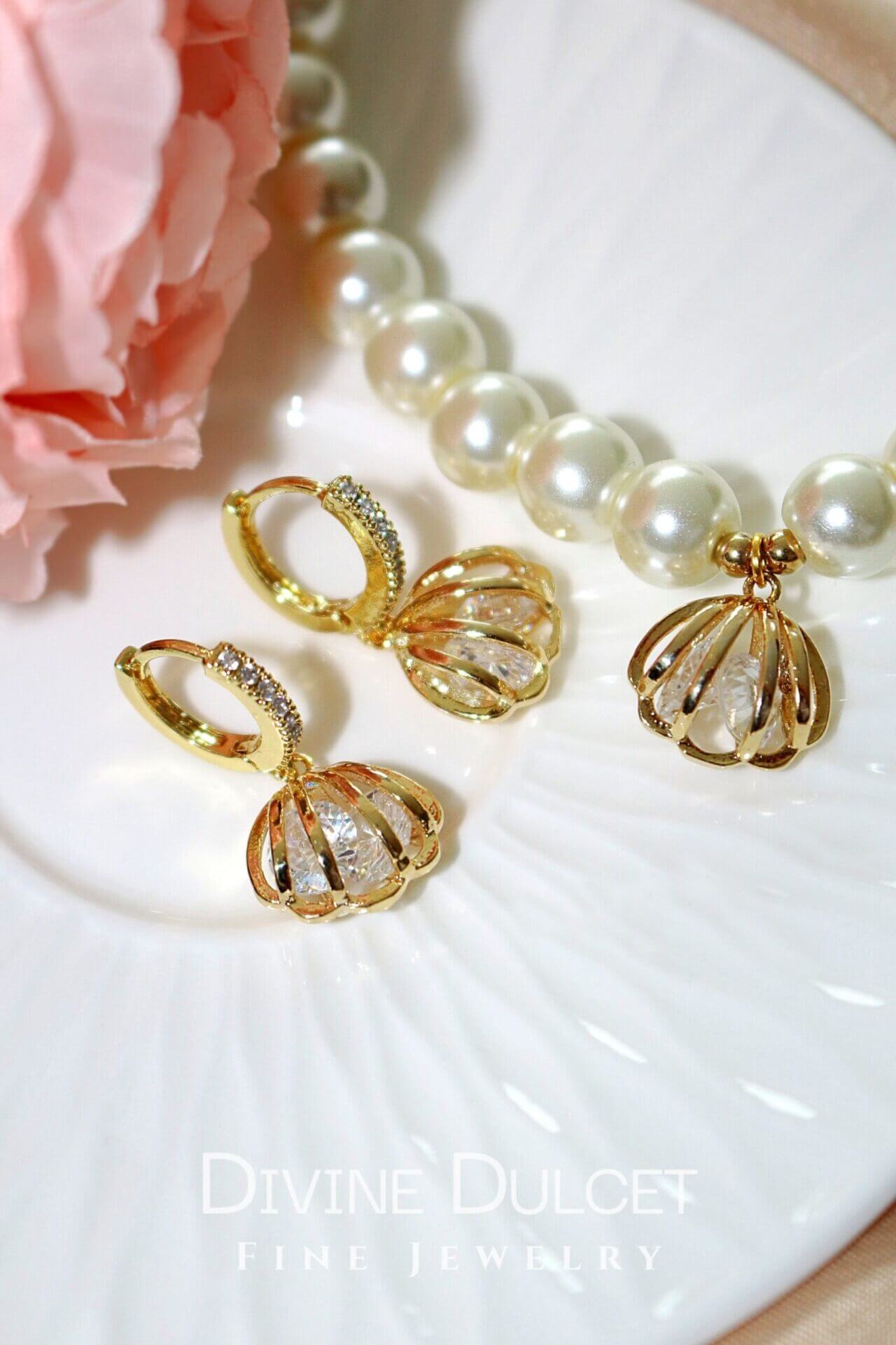 24K Gold-Plated Seashell Hoop Earrings – Elegant & Timeless Sparkle