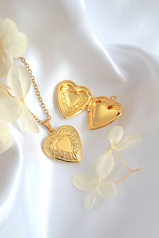 18K Gold Heart Locket Necklace – Keep Your Loved Ones Close